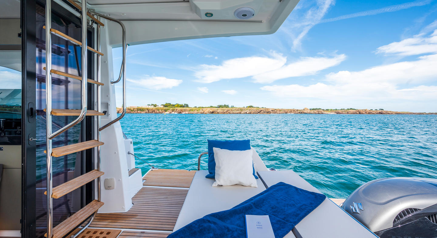 Antares_11_Fly_Exterior_21